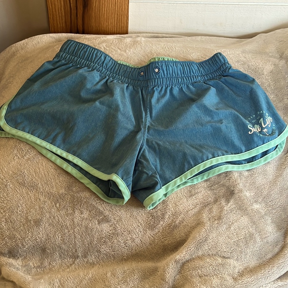 Women’s Salt Life work out shorts
